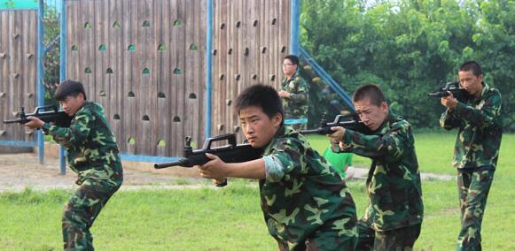 軍事夏令營應(yīng)該提前報名嗎？